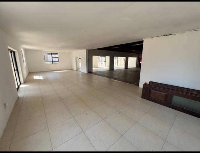 6 BEDROOM HOUSE FOR SALE IN PRESIDENT PARK